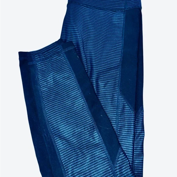 GapFit•Like New•👖Blue/Black👖 Patterned Leggings - Picture 1 of 4